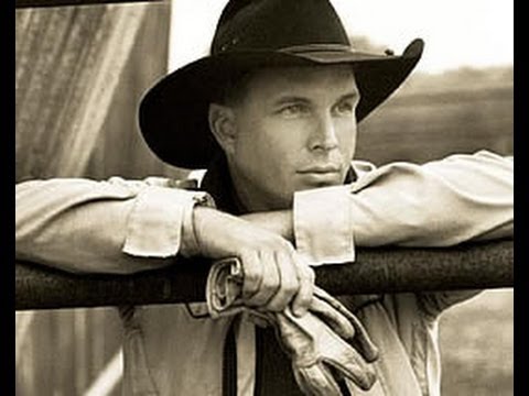 Garth Brooks: Biography of the Country Singer