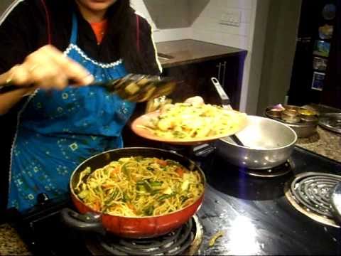 Stir fry Noodles, Indo-Chinese noodles, Hakka Noodles, Veg stir fry