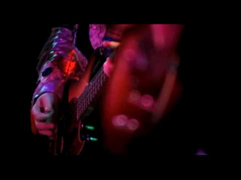 Led Zeppelin - Black Dog (Live Video)