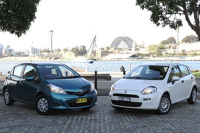 Toyota Yaris YR v Fiat Punto Pop.