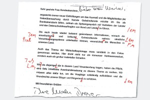 
Eine Kopie des Briefes von Malu Dreyer an Angela Merkel: Die Rechtschreibfehler hat die „Welt“-Redaktion mit den Korrekturzeichen des Dudens handschriftlich rot markiert
