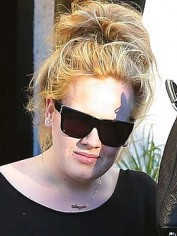 adele with angelo necklace