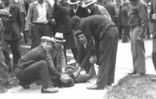 Strike supporter killed by police in Toledo, 1934