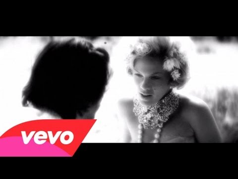 P!nk - Blow Me (One Last Kiss)