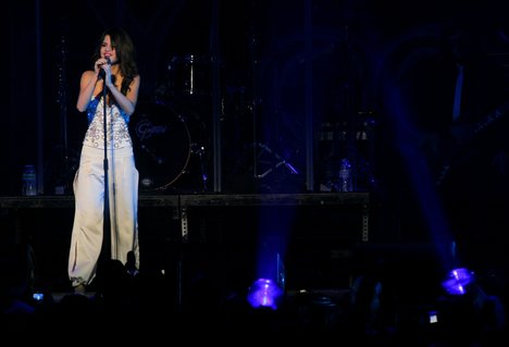 Selena Gomez performs during the Y100 Jingle Ball at BankAtlantic Center in Sunrise, Florida USA December 11, 2010