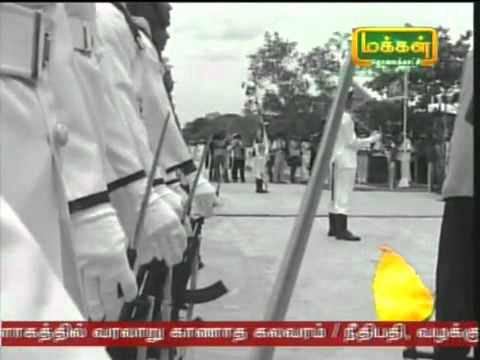 Rajiv Gandhi Hit by Sri Lanka Sinhala Navy Soldier - Where is he?