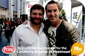 Paul Murray with Damien Leith at the Children's Hospital at Westmead