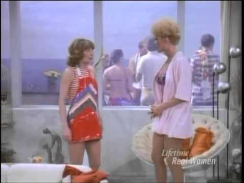 Laverne & Shirley - Malibu Mansion 1/2