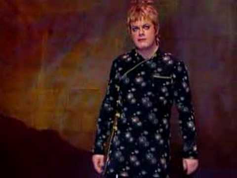 Eddie Izzard - Being Bilingual