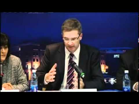 Banker left Speechless by Irish Journalist