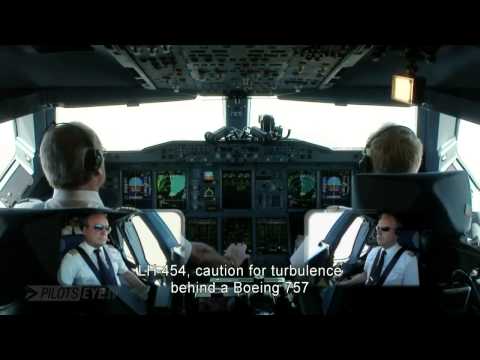 Pilot's View of Airbus A380 approach and landing at San Francisco