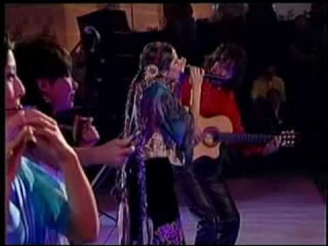 12 Girls Band (ft Lila Downs) - Summertime (Live From Shanghai)