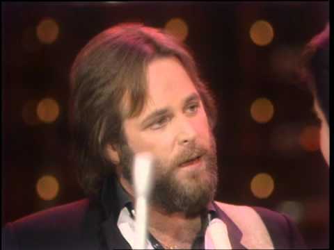 Dick Clark Interviews Carl Wilson - American Bandstand 1981