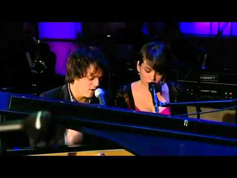 Norah Jones _ Jamie Cullum - Turn Me On live with four hands