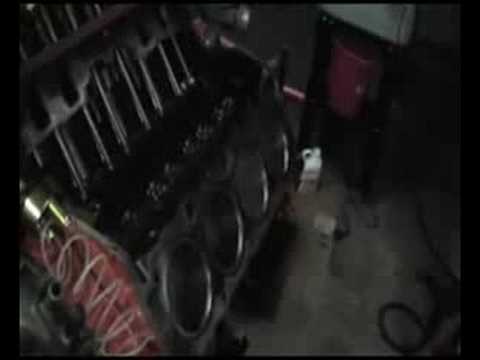 Inside a V8 Engine at Idle Speed