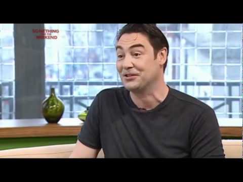 Entrevista a Nathaniel Parker en Something for Weekend 2008.wmv