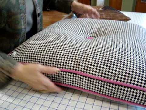 Haberman Fabrics - Invisible Zipper on Pillows with Welting