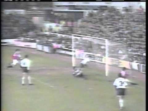 1994 (January 15) Tottenham 0 -Manchester United 1 (English Premier League)