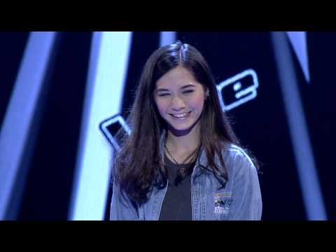 The Voice Thailand - วี วิโอเลต - Leaving On A Jet Plane - 29 Sep 2013