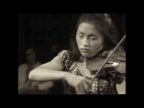 Kyung Wha Chung plays Sarasate Caprice Basque Op.24