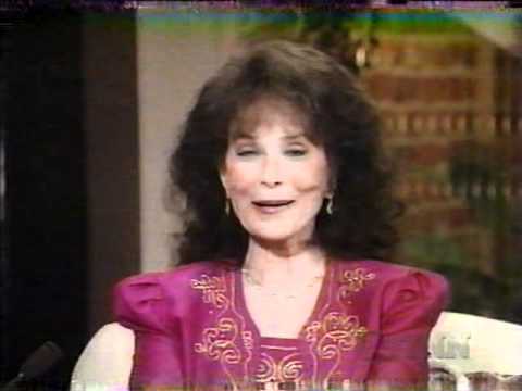 Loretta Lynn sings , 