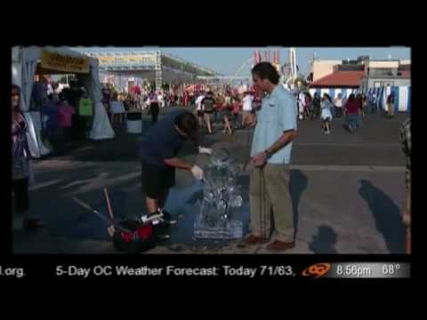 TV reporter destroys ice sculpture (2yrslater: YES WAS STAGED, DUMBASSES READ THE INFO)