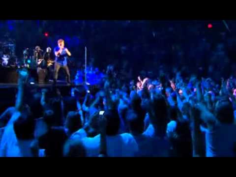 Bon Jovi - Livin' On a Prayer (Live at Madison Square Garden) 2008