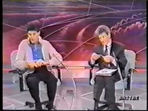 James Randi exposes Uri Geller - part 1 of 4