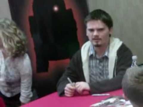 comiccon jake lloyd@r2d2 2010