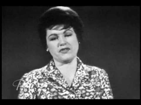 Patsy Cline - I Fall To Pieces