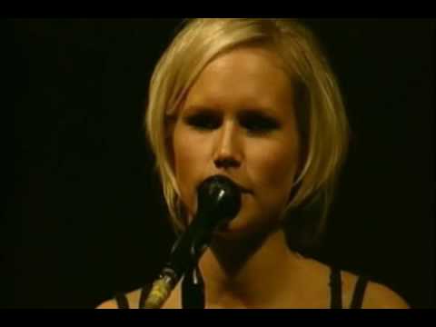 The Cardigans - Lovefool (Live in London 1996)