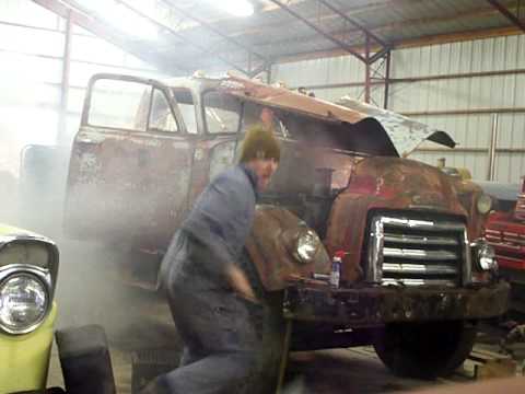 detroit 4-71 in gmc 650 running away start after the 30 years