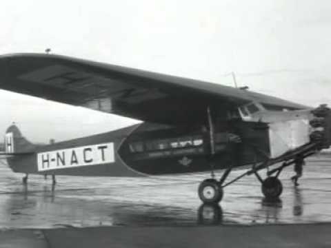 Oude Fokker F-VII landt op Schiphol (1956)