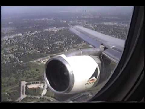 Lockheed L-1011 Tristar Take Off Delta Airlines