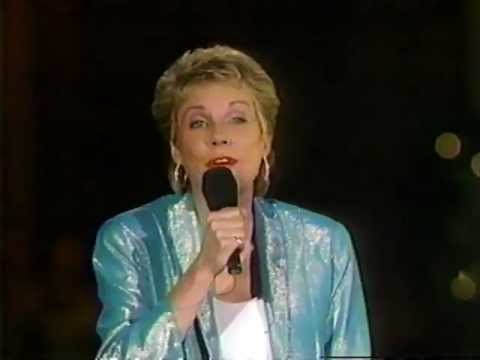 Bluebird - Anne Murray Live at Disney World, FL.