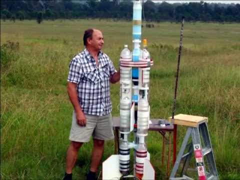 2-Stage Water Rocket flies to 810' (246m)