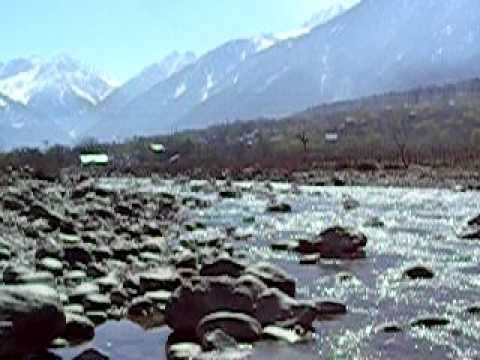 On the bank of Indus from Sonmarg Glacier, enjoy the sound of nature