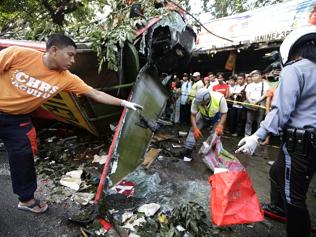 Many dead in Manila bus plunge