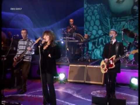 (Ronettes) Ronnie Spector - Don't Worry Baby (Beach Boys)(live 1998) HD