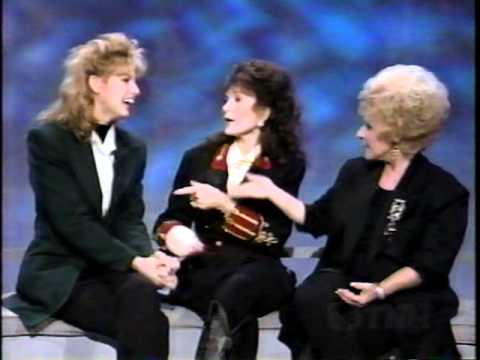 Loretta Lynn, Brenda Lee, Faith Hill, sings a Patsy Cline melody