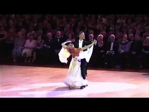 Blackpool 2010 Ballroom Dancing Pro Final - Waltz