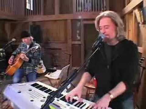 Daryl Hall and Travis McCoy - Wake Up Everybody (Live from Daryl's House)