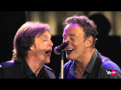 Paul McCartney & Bruce Springsteen - I Saw Her Standing There & Twist And Shout