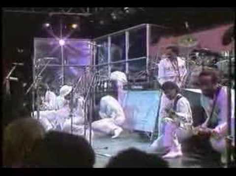 Kool and the gang  - Too hot (live)