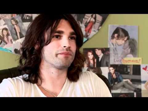 Justin Gaston obsessed with Miley Cyrus? (Funny Interview)