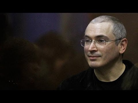 Russian President Vladimir Putin has pardoned jailed tycoon Mikhail Khodorkovsky and according to...

euronews, the most watched news channel in Europe
     Subscribe for your daily dose of international news, curated and explained:http://eurone.ws/10ZCK4a
     Euronews is available in 13 other languages: http://eurone.ws/17moBCU

http://www.euronews.com/2013/12/20/russias-putin-pardons-jailed-tycoon-khodorkovsky
Russian President Vladimir Putin has pardoned jailed tycoon Mikhail Khodorkovsky and according to his lawyer he has been set free.

The lawyer, Vadim Klyuvgant, gave no details about the release or the latest whereabouts of Khodorkovsky

The prominent Kremlin critic has spent more than a decade behind bars for embezzlement, fraud and tax evasion. He was once Russia\'s richest man and is considered by Kremlin critics to be a political prisoner. 

The decree pardoned him on the basis of \