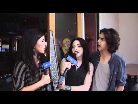 'Victorious' Cast Flash Mob -- Avan Jogia & Elizabeth Gillies