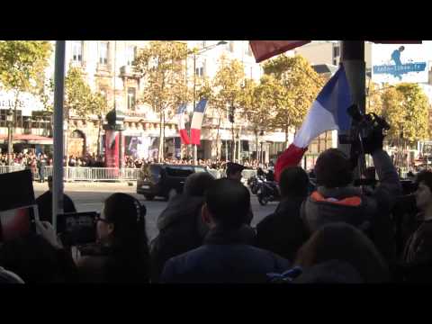 Que s'est-il vraiment passé sur les Champs-Elysées lors du défilé du 11 novembre ? (Bonnets rouges)