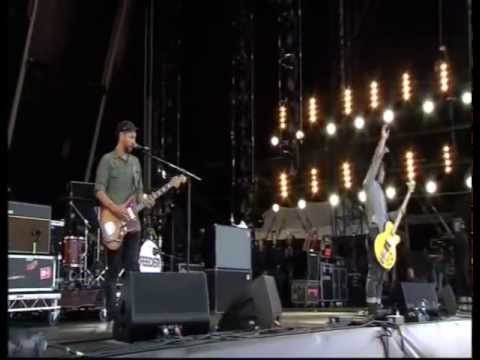 Feeder | 'Buck Rogers' Live at the Isle Of Wight festival 2012