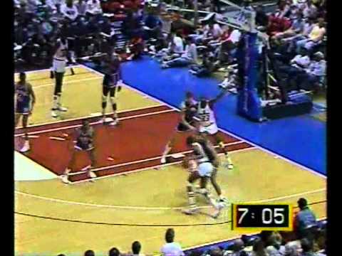 Manute Bol's 4 Dunks vs. Knicks (10pts/10rebs/6blks) (1988)